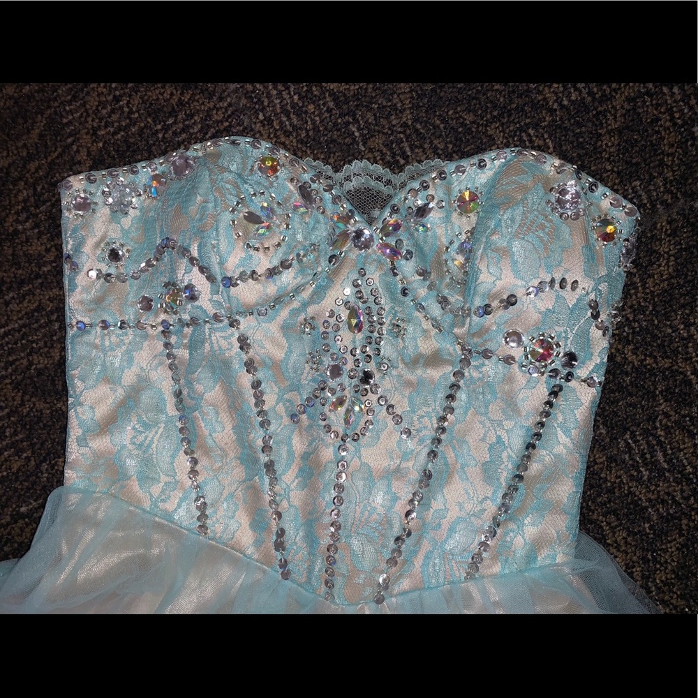 Homecoming or prom dress size 3/4.